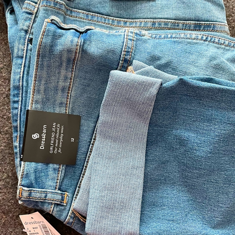 Dress Barn NWT “girlfriend jeans” 1 pair left!